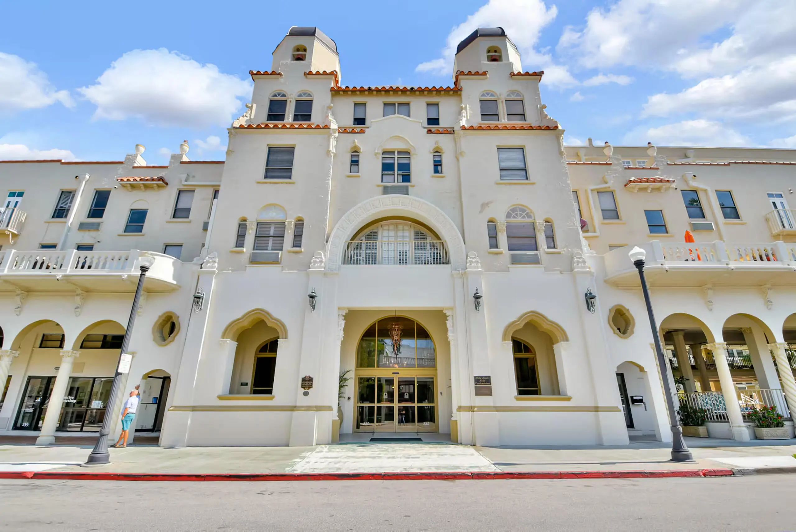 Palm Beach Real Estate - MLS # B26069782, Residential real estate for Sale in PALM BEACH HOTEL CONDO, MLS Listings # B26069782