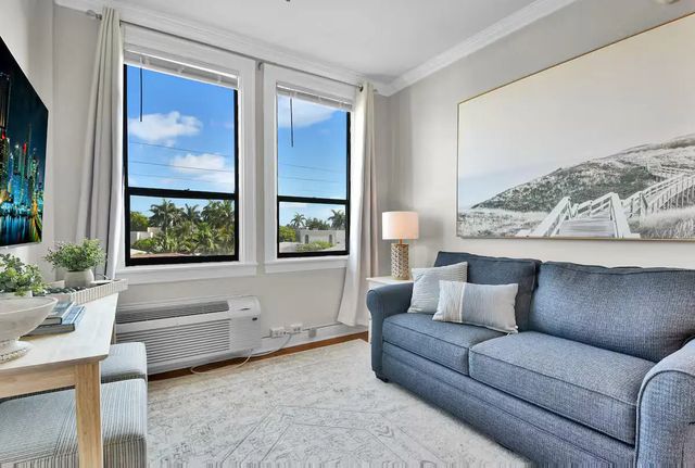 4 of 26 - 235 Sunrise Avenue #3260, Palm Beach, FL