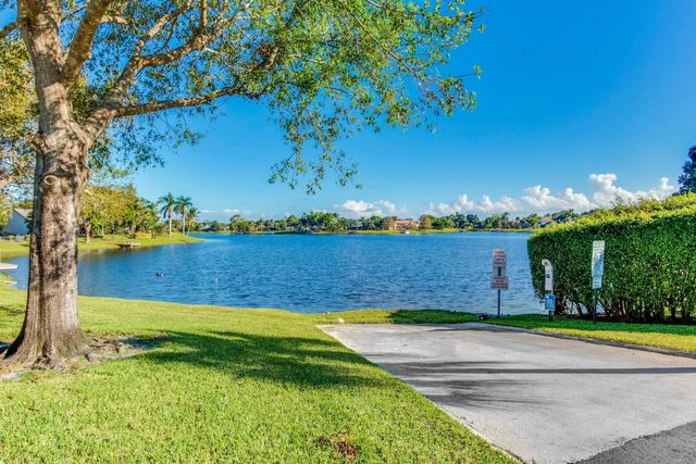 4 of 76 - 13053 Meadowbreeze Drive, Wellington, FL