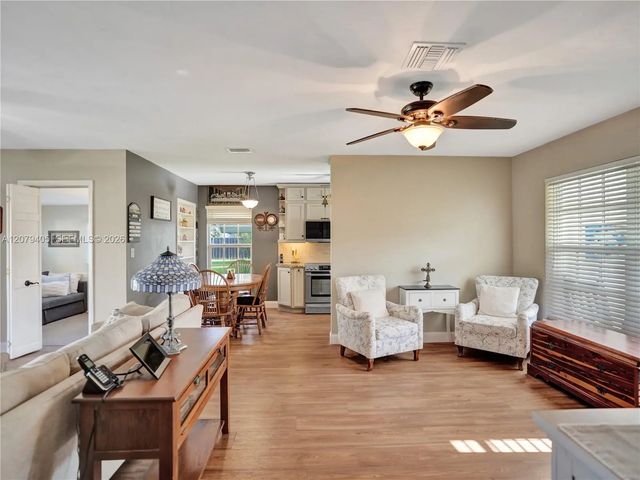 5 of 25 - 4681 Ne 2nd Avenue, Oakland Park, FL