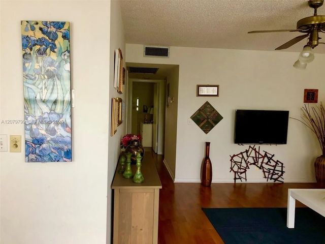 5 of 22 - 300 Sw 134th Way #405e, Pembroke Pines, FL