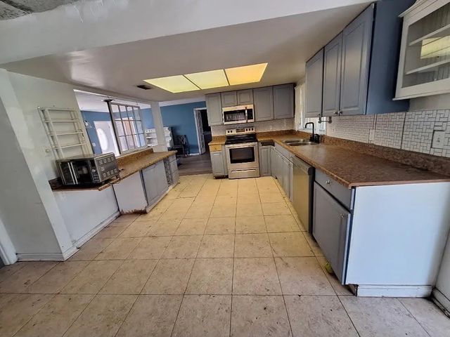 5 of 12 - 115 Se Camino Street, Port St. Lucie, FL