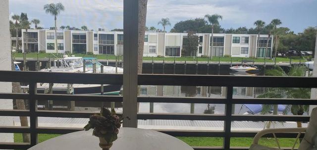 1950 Sw Palm City Road #6-207, Stuart