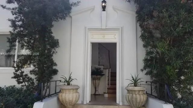 3 of 22 - 3921 N Meridian Avenue, Miami Beach, FL