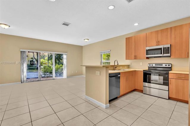 2 of 24 - 3102 Nw 24th Way, Oakland Park, FL
