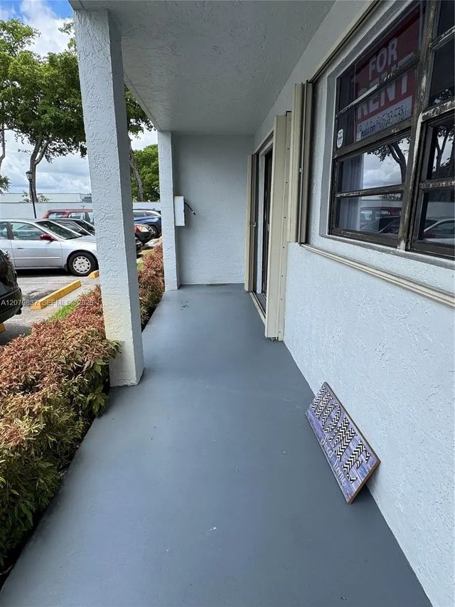 3 of 27 - 18224 Mediterranean Boulevard #2-17, Miami, FL