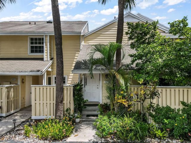 2071 Champions Way, North Lauderdale