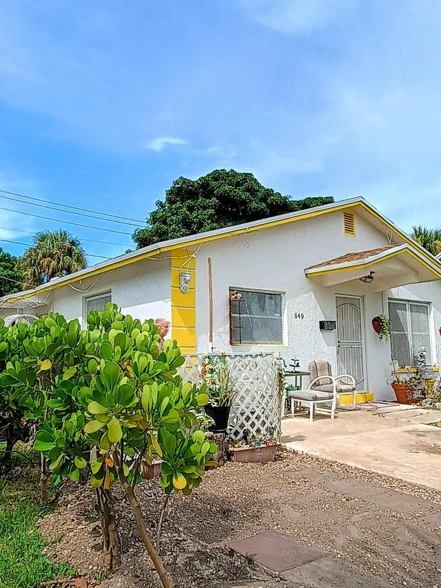 3 of 16 - 649 58th Street, West Palm Beach, FL