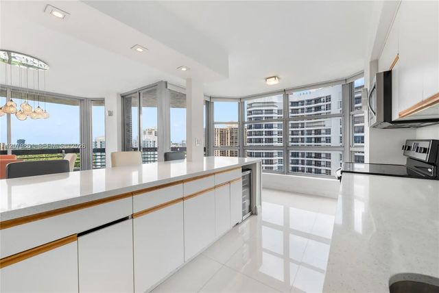 5 of 18 - 19101 Ne 36th Court #2607, Aventura, FL