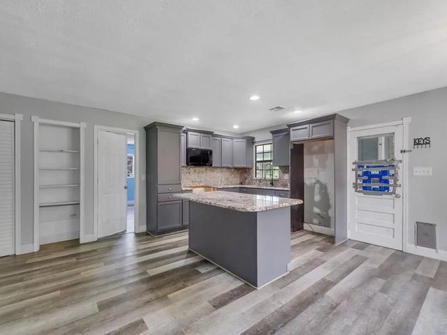 5 of 36 - 8206 Lakeland Boulevard, Fort Pierce, FL