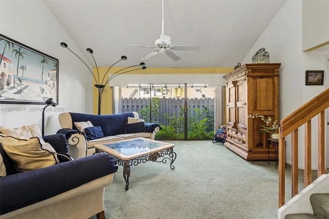 4 of 21 - 1557 N 15th Terrace, Hollywood, FL