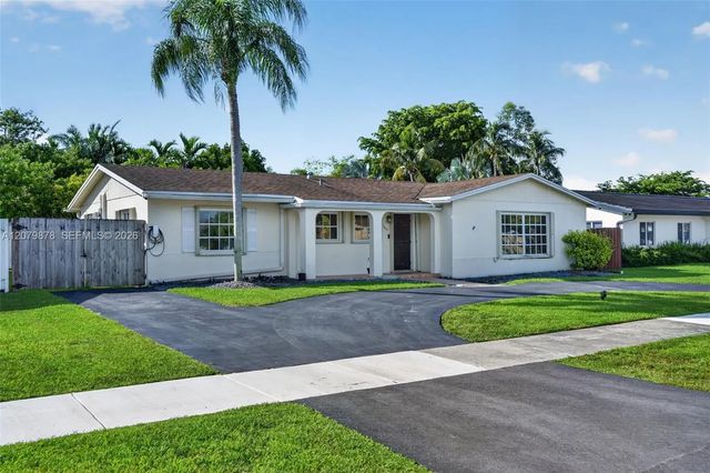 2 of 38 - 18569 Sw 89th Place, Cutler Bay, FL