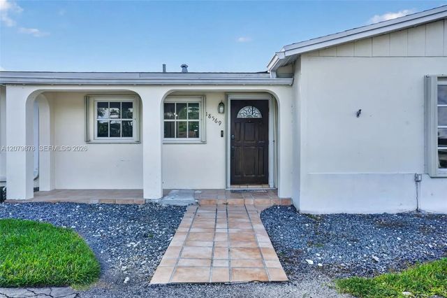 3 of 38 - 18569 Sw 89th Place, Cutler Bay, FL