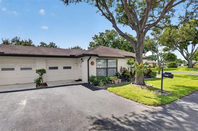 2 of 38 - 10086 Eaglewood Road #b, Boynton Beach, FL