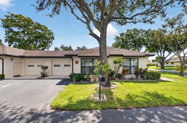 4 of 38 - 10086 Eaglewood Road #b, Boynton Beach, FL