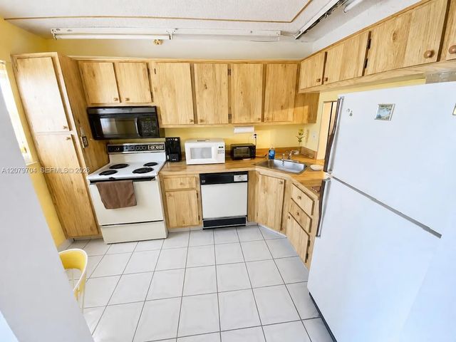 3 of 31 - 1751 Nw 75th Avenue #303, Plantation, FL