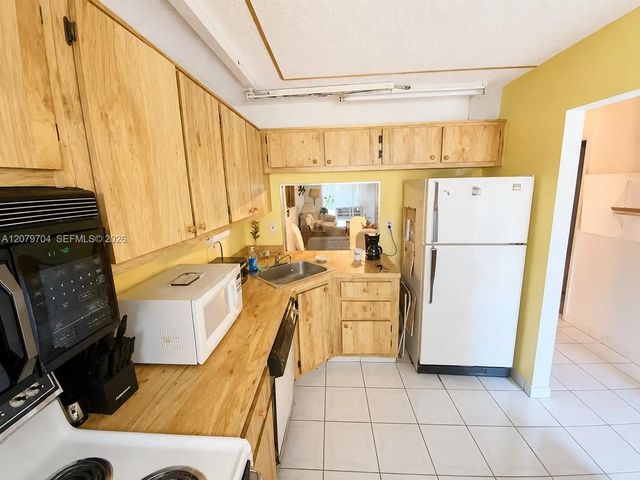 4 of 31 - 1751 Nw 75th Avenue #303, Plantation, FL