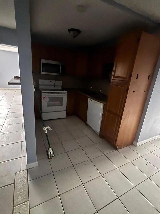 2 of 12 - 301 Nw 177th Street #128, Miami Gardens, FL