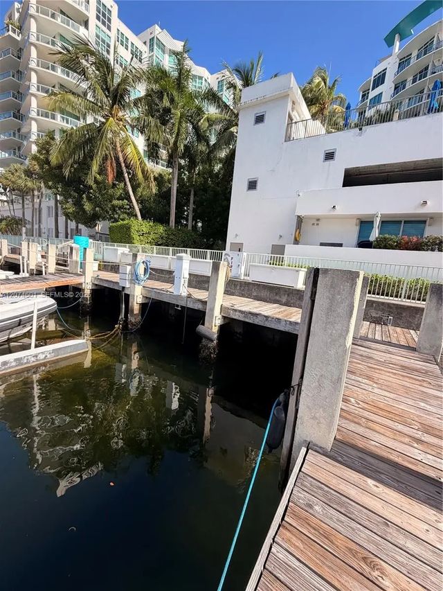 4 of 11 - 3029 Ne 188th Street, Aventura, FL
