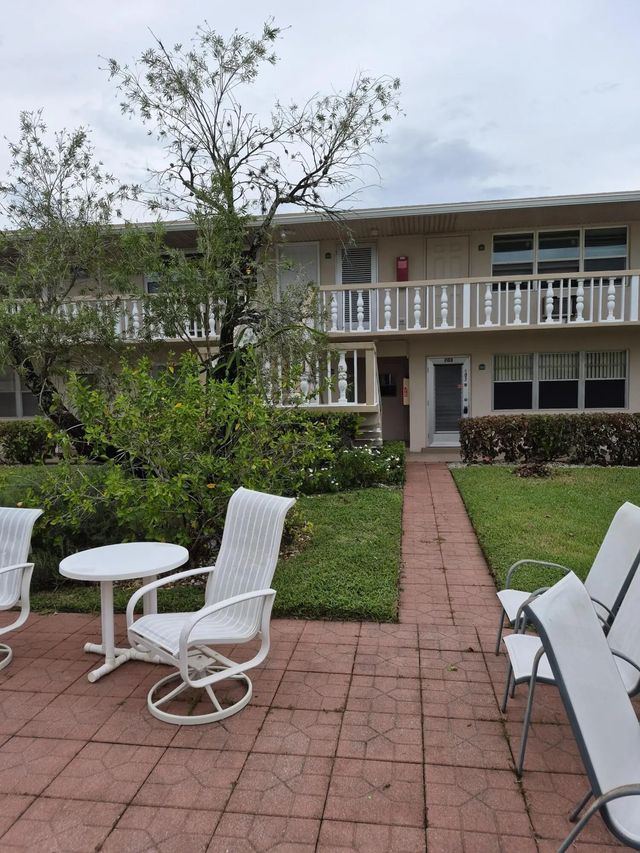 214 Cambridge  #i, West Palm Beach