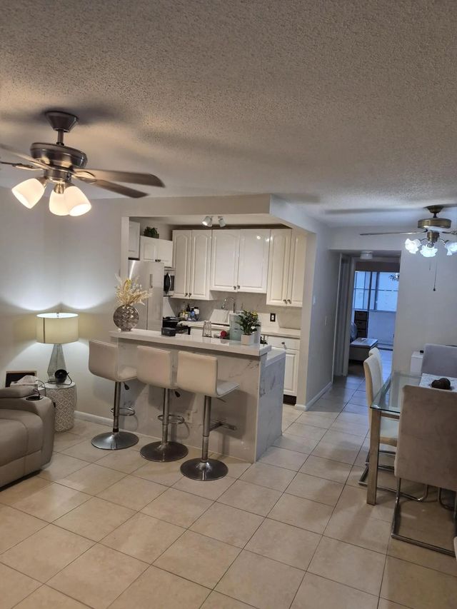 4 of 10 - 214 Cambridge  #i, West Palm Beach, FL