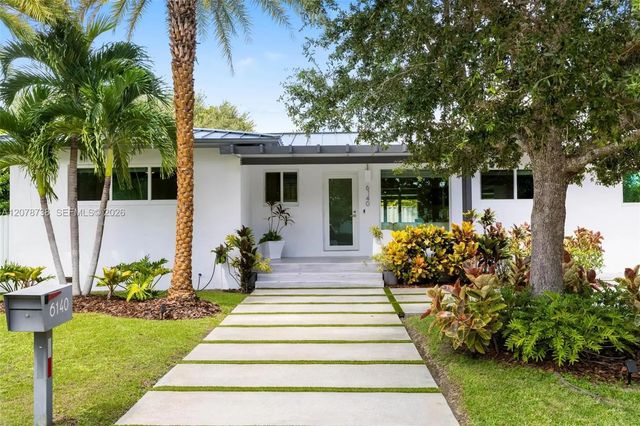 3 of 39 - 6140 Sw 65th Avenue, South Miami, FL