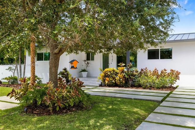 4 of 39 - 6140 Sw 65th Avenue, South Miami, FL