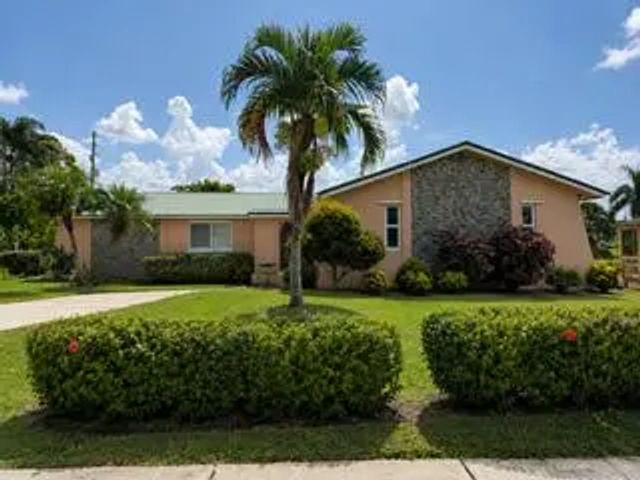 135 Sw 7th Avenue, South Bay
