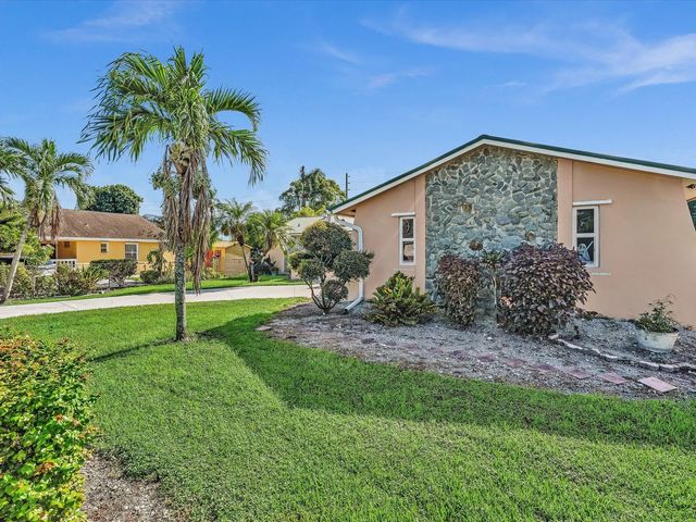 4 of 53 - 135 Sw 7th Avenue, South Bay, FL