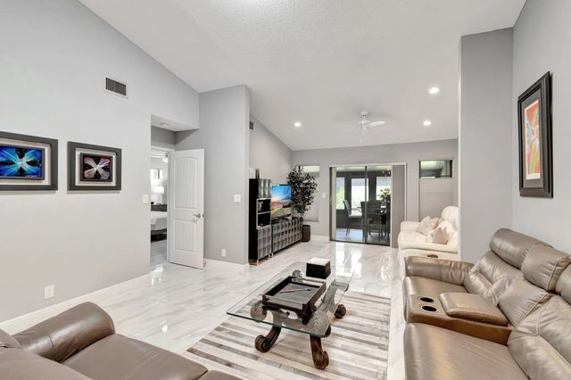 4 of 33 - 10927 Dolphin Palm Court #a, Boynton Beach, FL