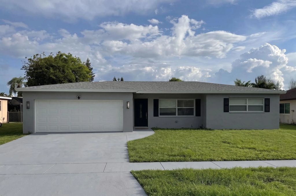 11184 Median Street, Boca Raton