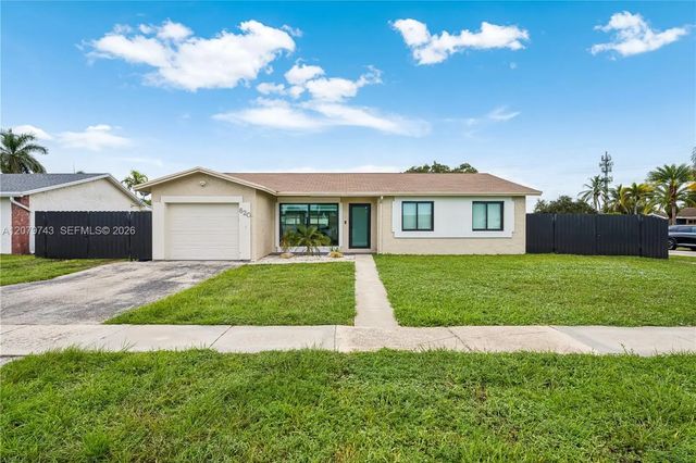 620 Nw 98th Avenue, Pembroke Pines