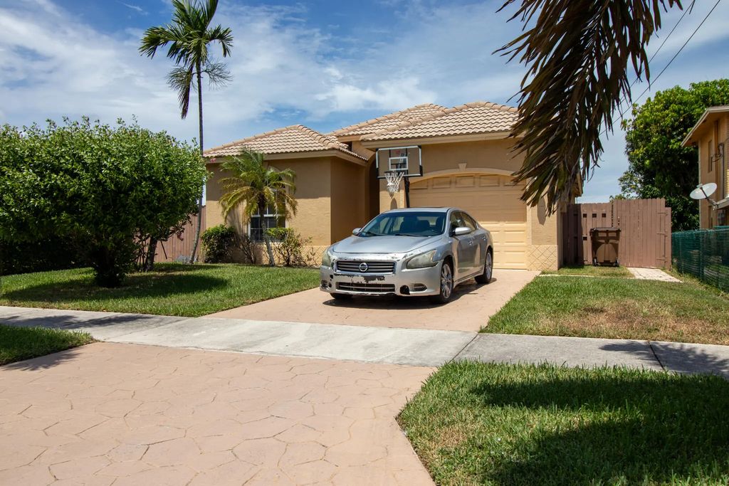 237 Sw 8th Street, Deerfield Beach