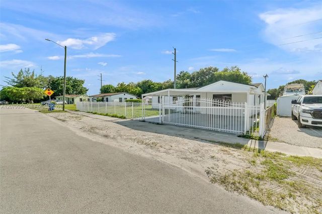 3 of 43 - 15770 Nw 18th Place, Miami Gardens, FL