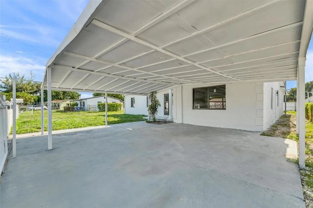 4 of 43 - 15770 Nw 18th Place, Miami Gardens, FL