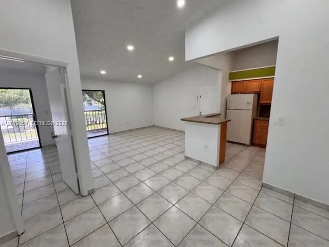 5 of 17 - 18905 Nw 62nd Avenue #204, Hialeah, FL