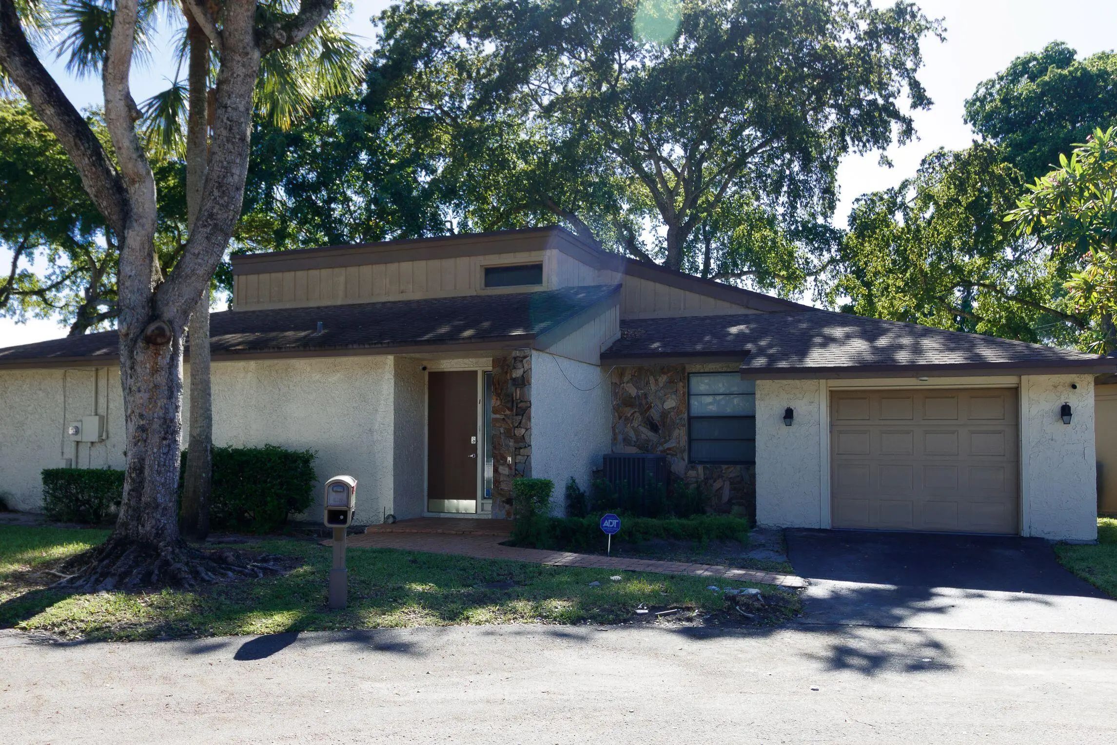 8197 Royal Palm Court #5, Tamarac