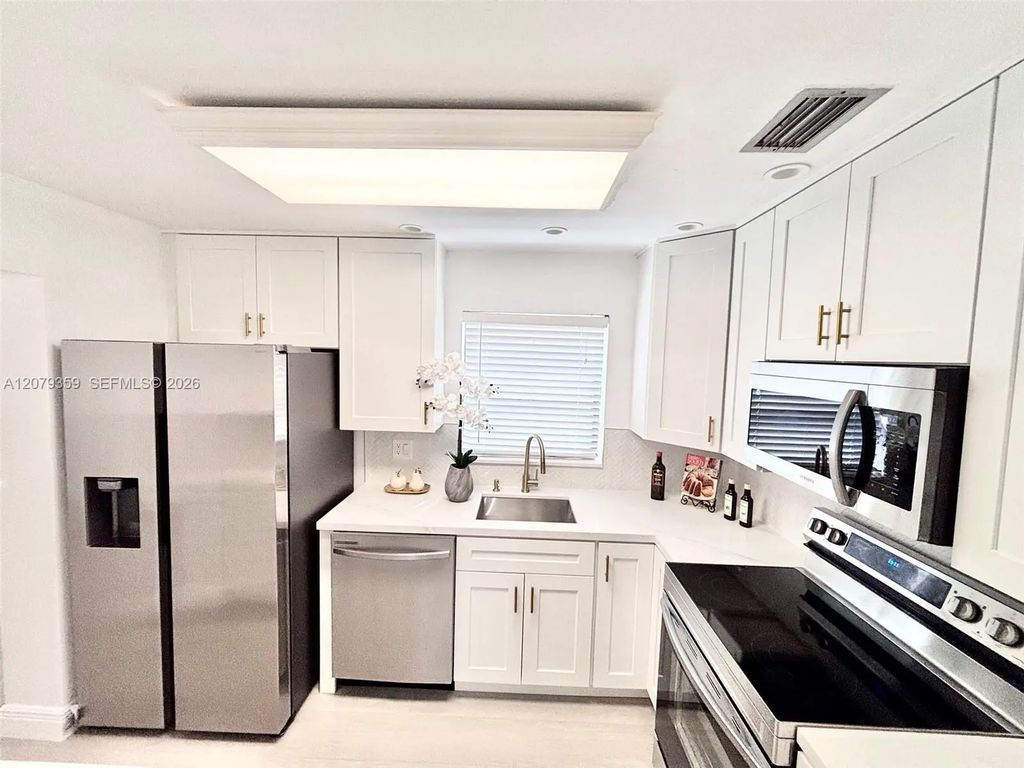 2377 Sw 16 Drive, Deerfield Beach