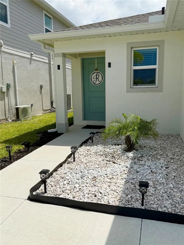 12119 Shortleaf Pine Trail, Fort Myers