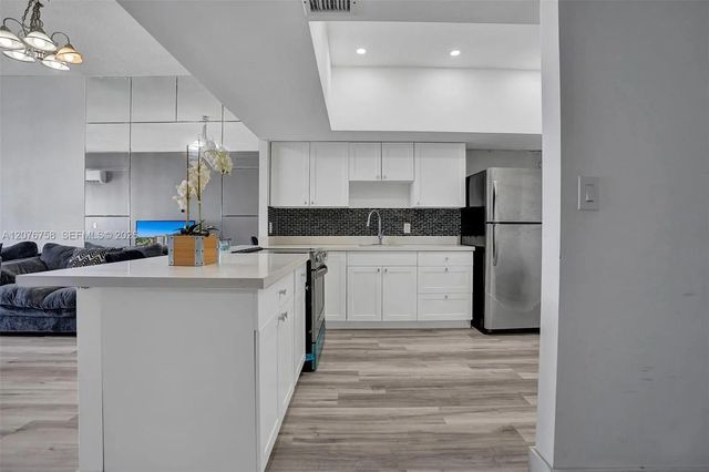 4 of 31 - 1351 Ne Miami Gardens Drive #1703e, Miami, FL