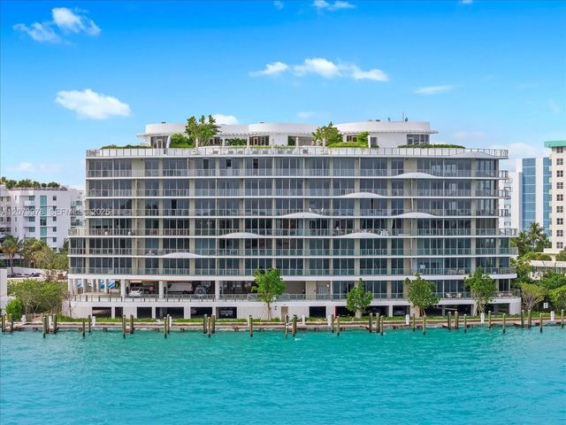 1135 103 Street #403, Bay Harbor Islands