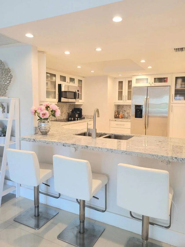 4 of 53 - 3000 E Sunrise Boulevard #2b, Fort Lauderdale, FL