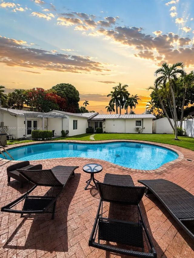 2 of 41 - 2421 Ne 13th Street, Fort Lauderdale, FL