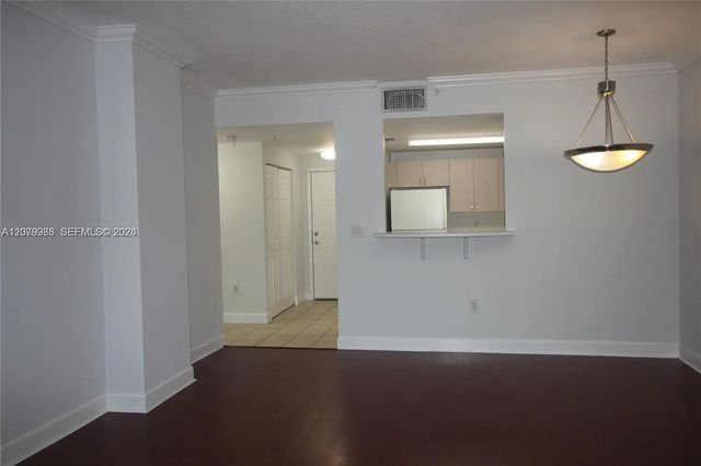 5 of 27 - 50 Menores Avenue #611, Coral Gables, FL