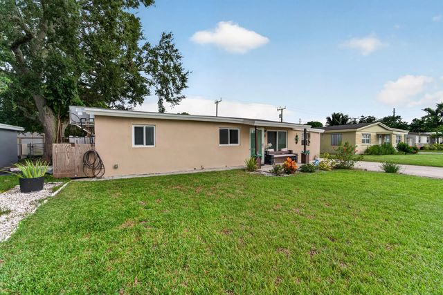 2 of 27 - 5900 Atlanta Street, Hollywood, FL