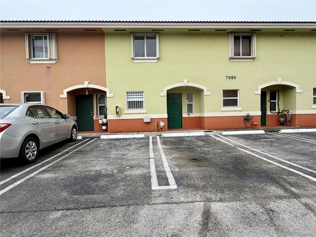 7980 Nw 10th Street #38i, Miami
