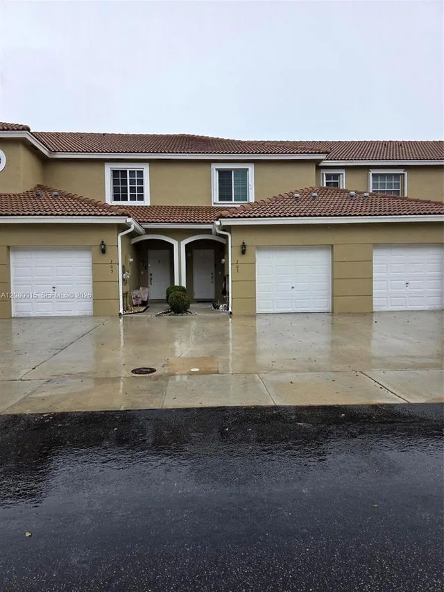 307 Sw 120th Avenue, Pembroke Pines