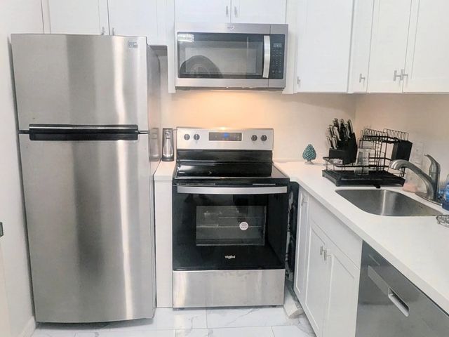 3 of 11 - 360 Windsor P, West Palm Beach, FL