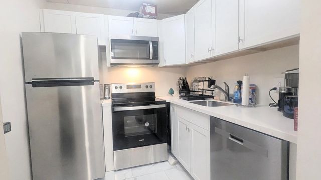 4 of 11 - 360 Windsor P, West Palm Beach, FL