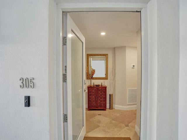 3 of 42 - 3050 Ne 47th Court #305, Fort Lauderdale, FL